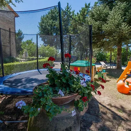 Villa Spacious In Ramazzano, Perugia With Private Pool